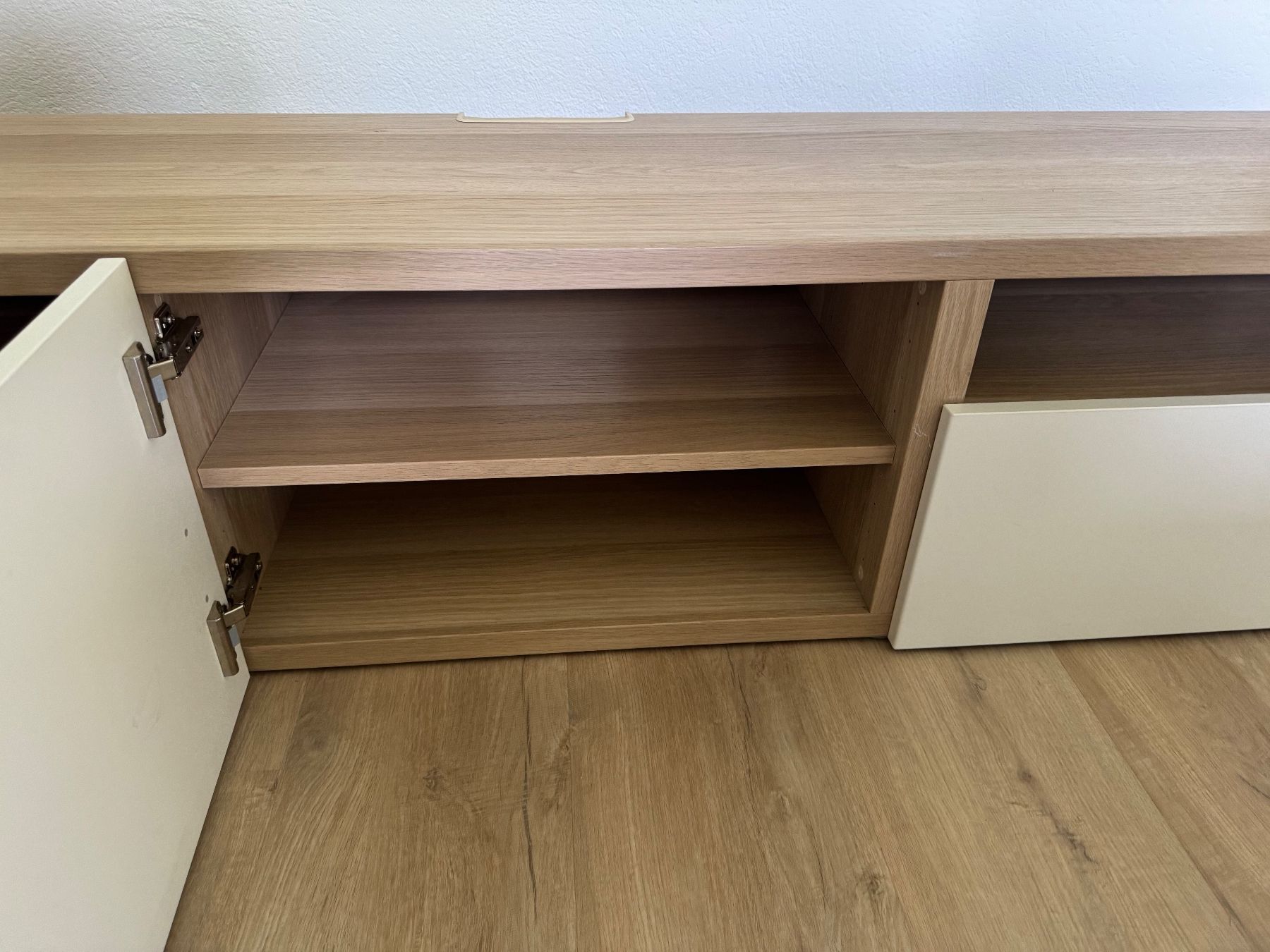 Ikea Mobili TV: IKEA BESTÅ TV-Möbel – Usato da Langenthal venduto da Benizeth 3