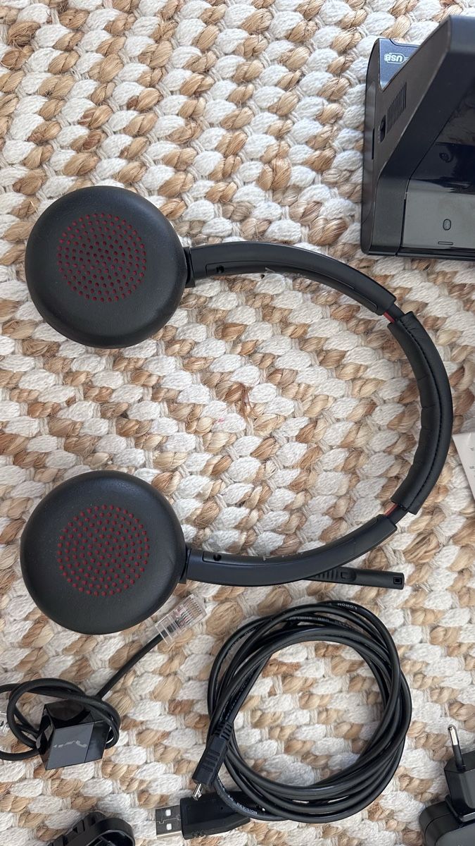 Cuffie: Poly Savi 8220 Wireless Headset mit Ladestation - NEW – Nuovo (secondo la descrizione) da Zürich venduto da laurric 3