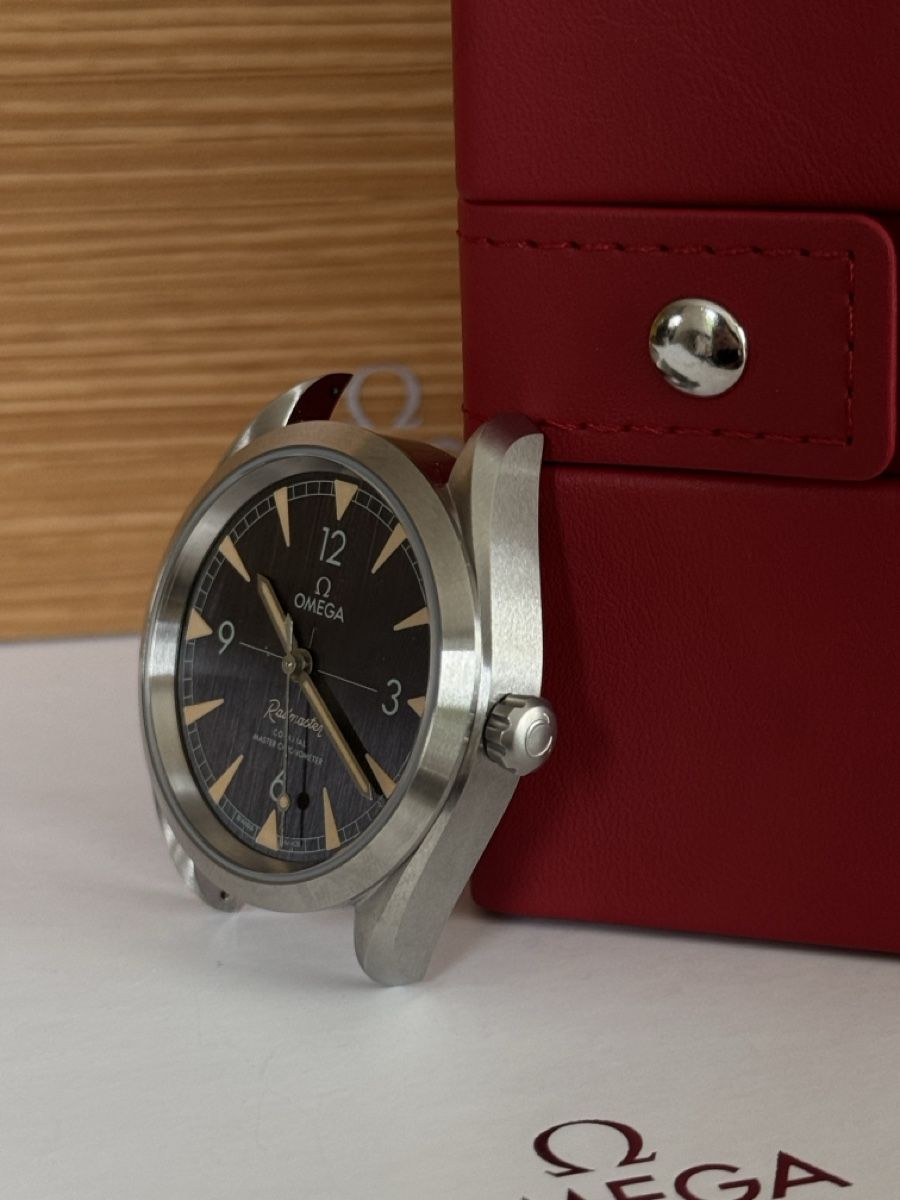 Omega Uhren: Omega Seamaster Railmaster 40mm Ref. 220.10.40.20.01.001 – Neu und originalverpackt aus Horw von Taylor-Collection 3