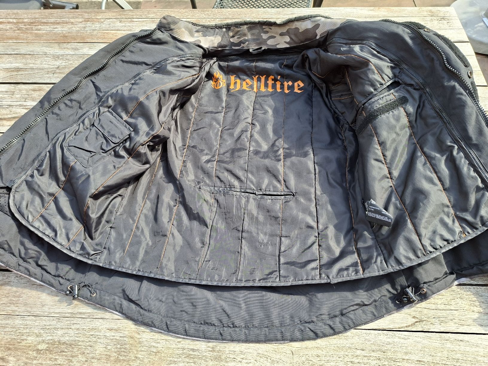 Giacche: Motorradjacke Hellfire Tarnmuster Grösse L 52-54 – Usato da Stäfa venduto da Rampensau 2