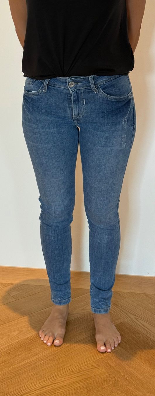 Jeans: Neue Jeans Bluefire & Co. / W26/L29 – Nuovo (secondo la descrizione) da Hergiswil NW venduto da Labello01