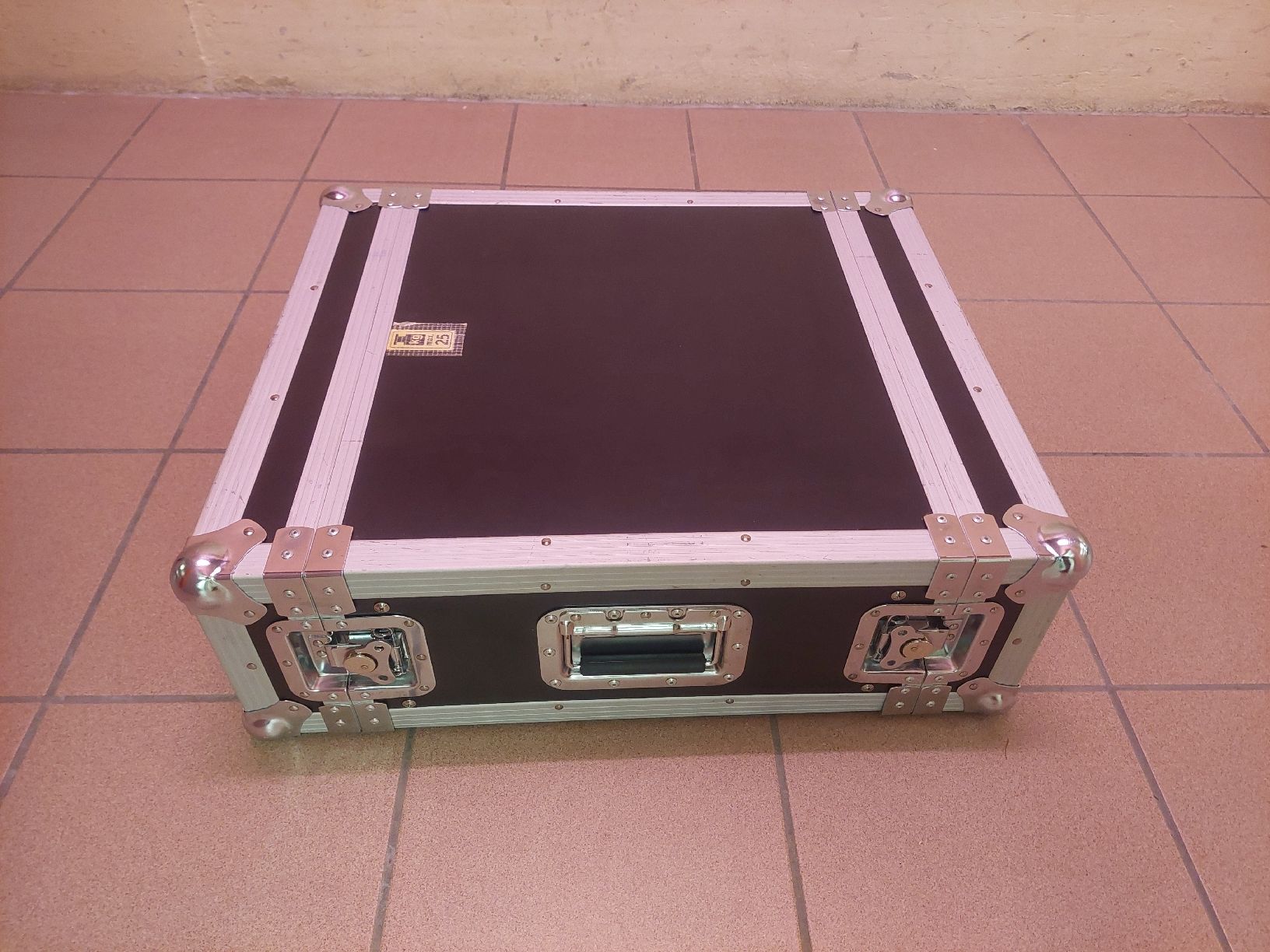 Altri accessori: Flight case 19" / 4U / 63.5cm avec couvercles – Nuovo (secondo la descrizione) da Courtepin venduto da Organikal 3