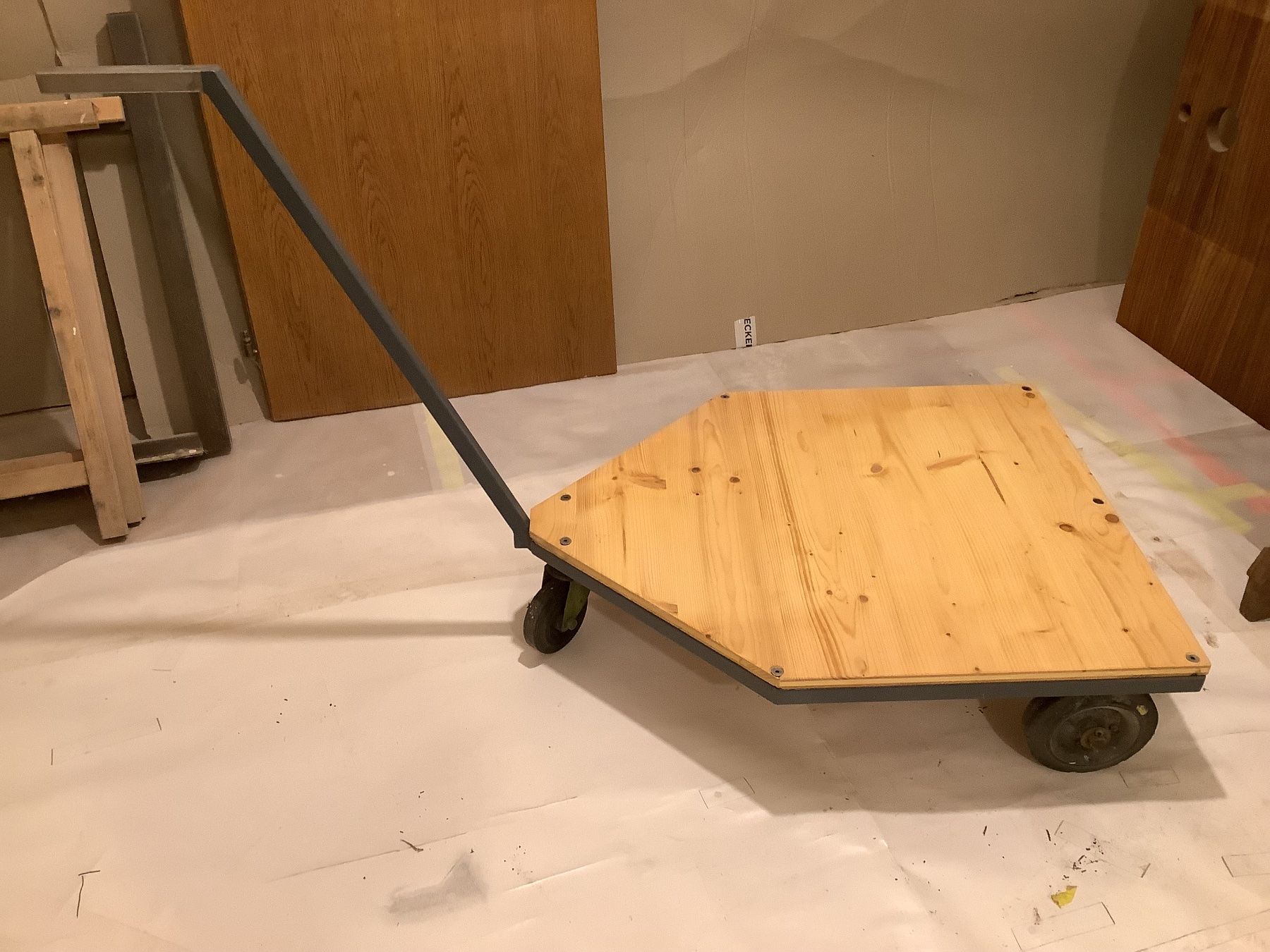 Carrelli di trasporto: Robuste Transport-Rollbrett / Rollwagen - Werkstatt Top! – Usato da Seuzach venduto da peli543