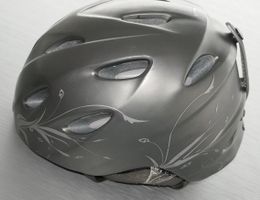 Skihelm  GIRO, passt zu Hutgrösse 56