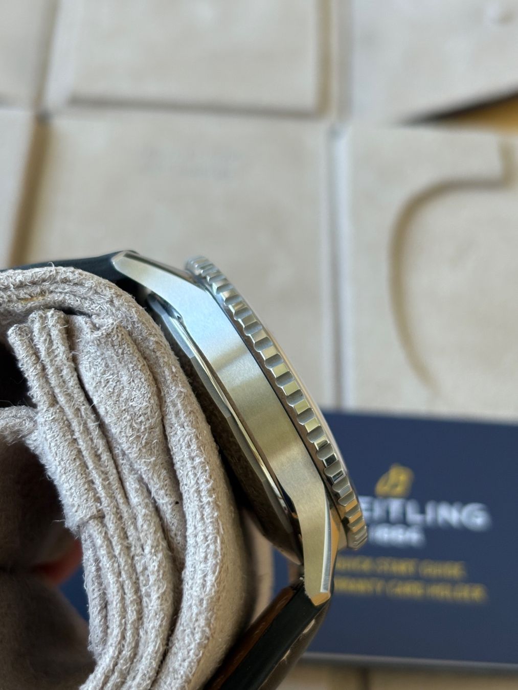 Breitling Montres: Breitling Navitimer B01 Chronograph 46 Fullset mit Garantie – D'occasion à Birsfelden par Mynos 8