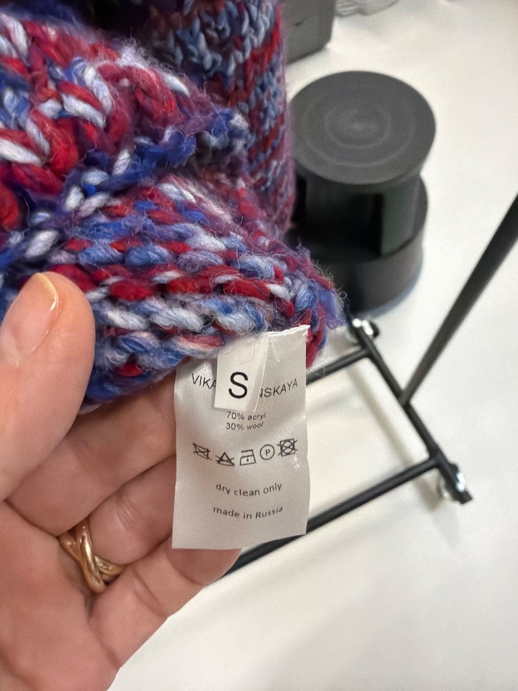 Maglioni & Felpe: Vika Gazinskaya Strickpullover bunt – Usato da Tägerwilen venduto da TinaLupu 3