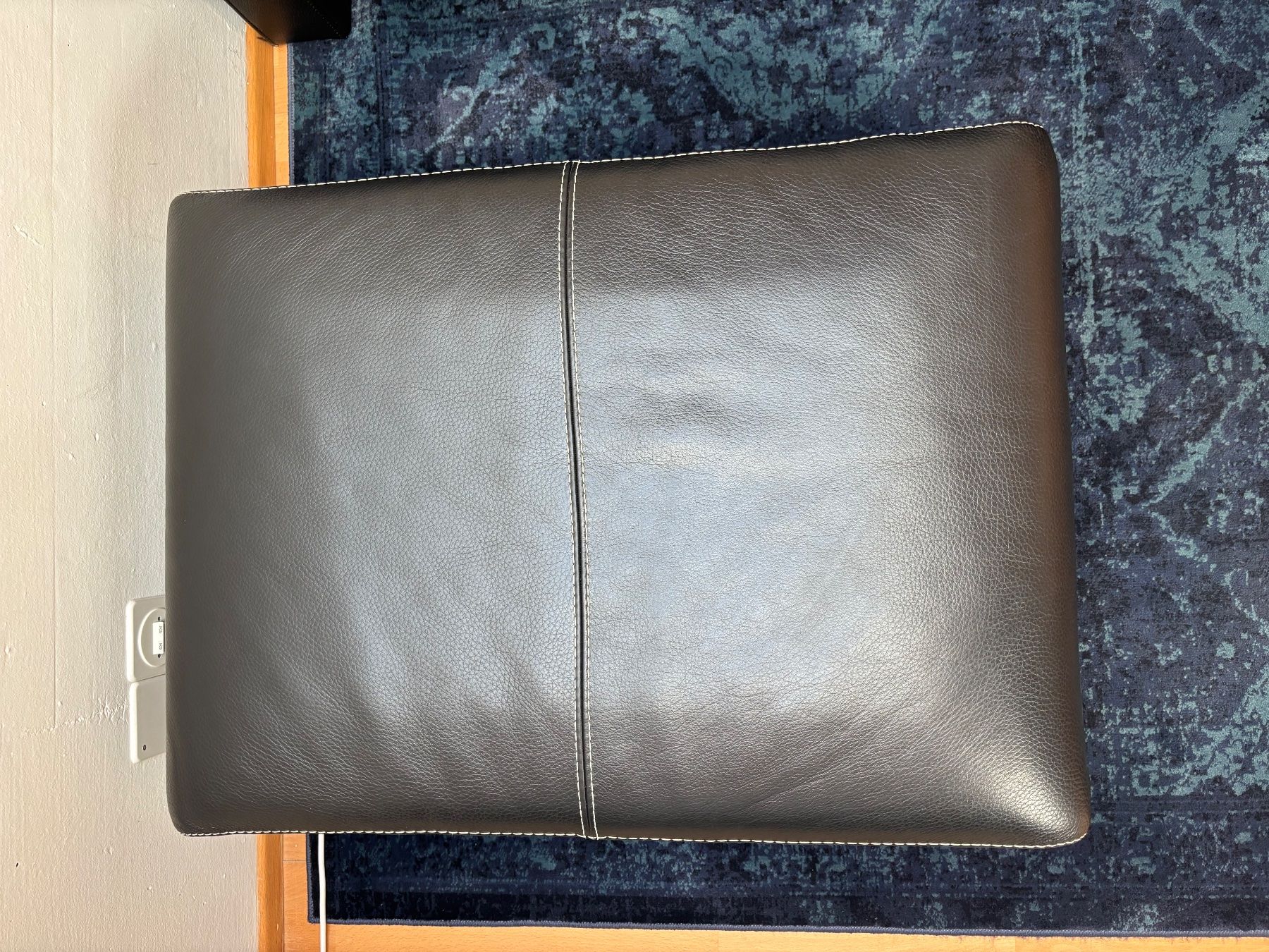 Sofas: Echtleder Sofa mit Hocker schwarz – Gebraucht aus Umiken von Steini99 5