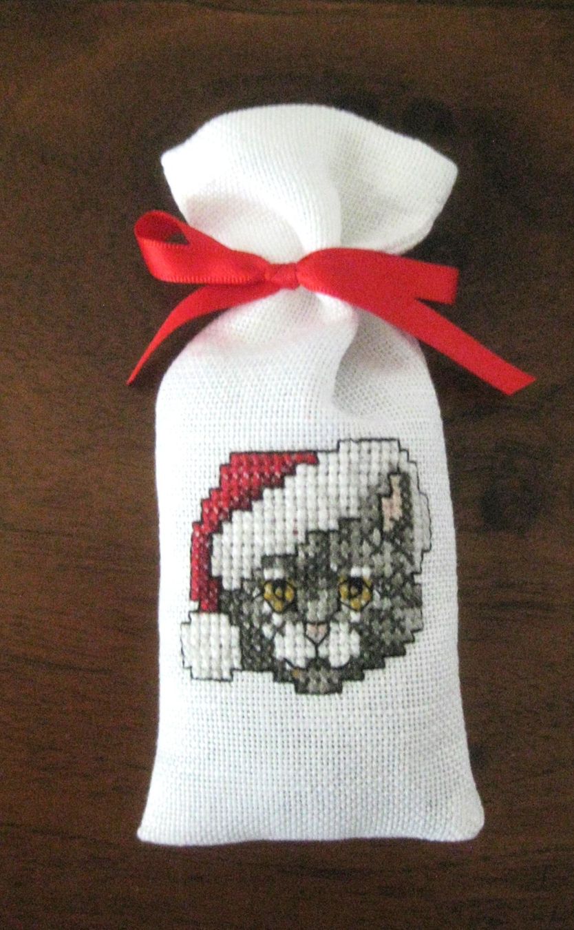 Tutte le decorazioni: Lavendel-Säckchen, mit Katze, handgestickt – Nuovo e nell'imballaggio originale da Kriens venduto da Kraeutergarten
