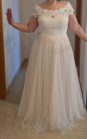 Neues Hochzeitskleid, ungetragen, ungekürzt
