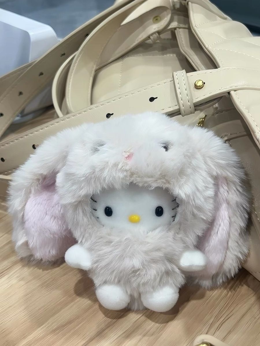 Portachiavi: Kawaii fluffy Hello Kitty bunny plush keychain for winter ba – Nuovo e nell'imballaggio originale da Chur venduto da Madeys 2