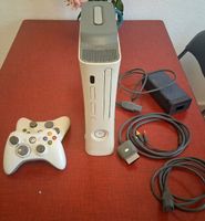 Xbox 360 + 2 manettes + câbles 
