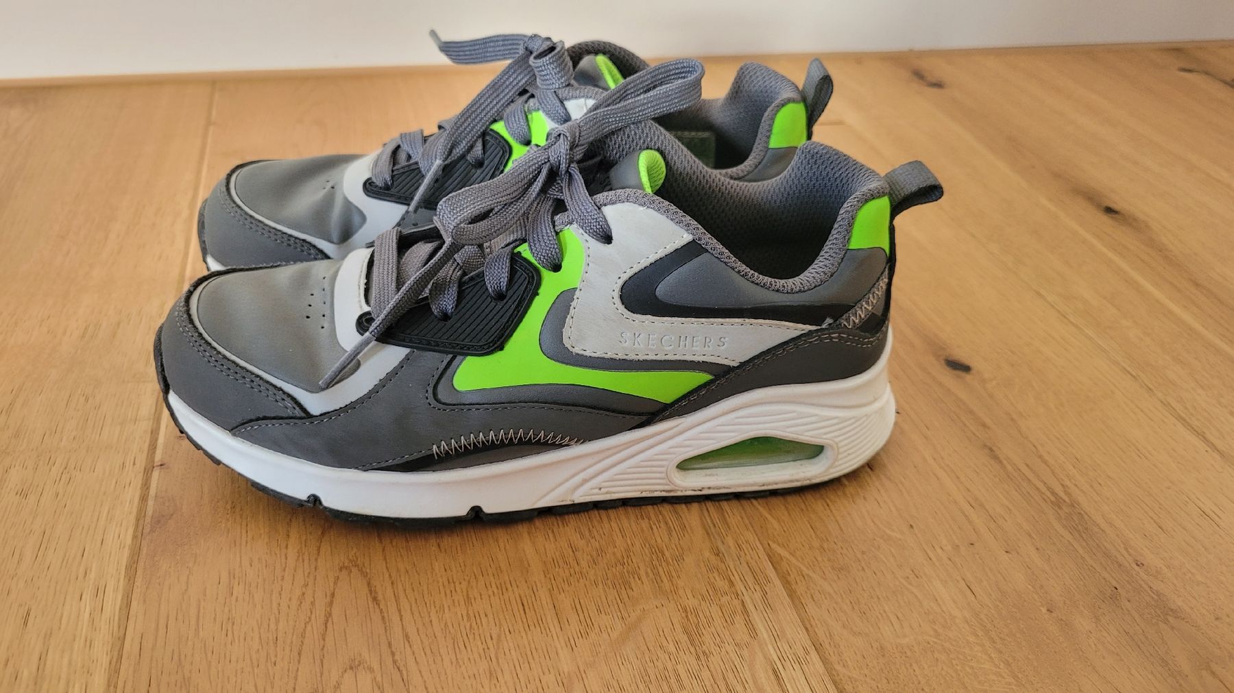 Skechers Scarpe per ragazzi: Skechers Sneaker Gr.34- top Zustand – Usato da Worb venduto da Sibille20 1