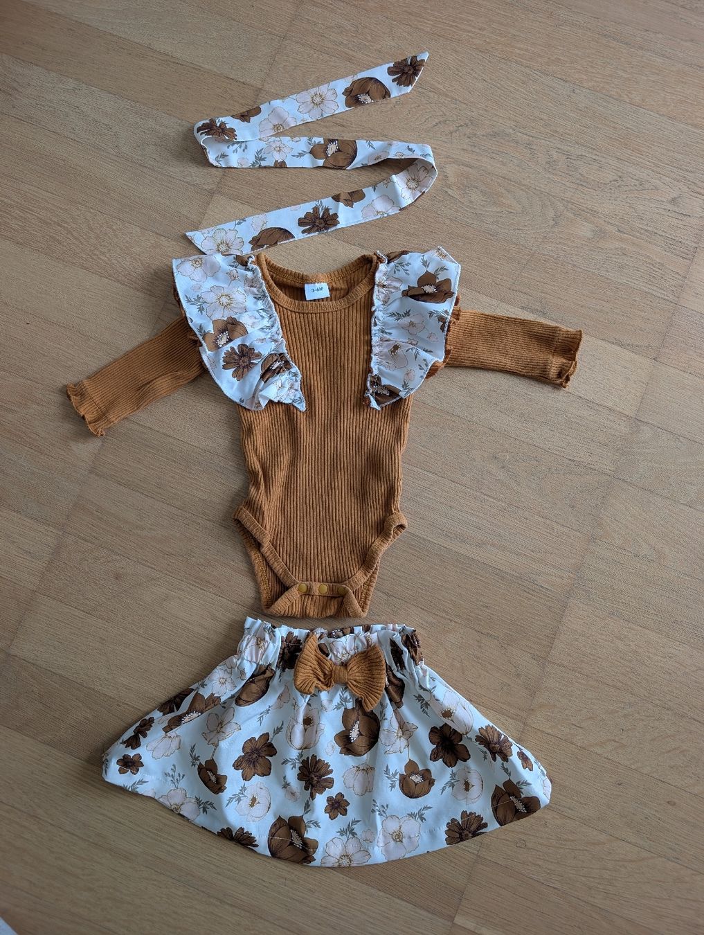 Lotti & Set di vestiti: Kleiderpaket Mädchen Gr. 62/68 – Usato da Kilchberg ZH venduto da kermit23 1