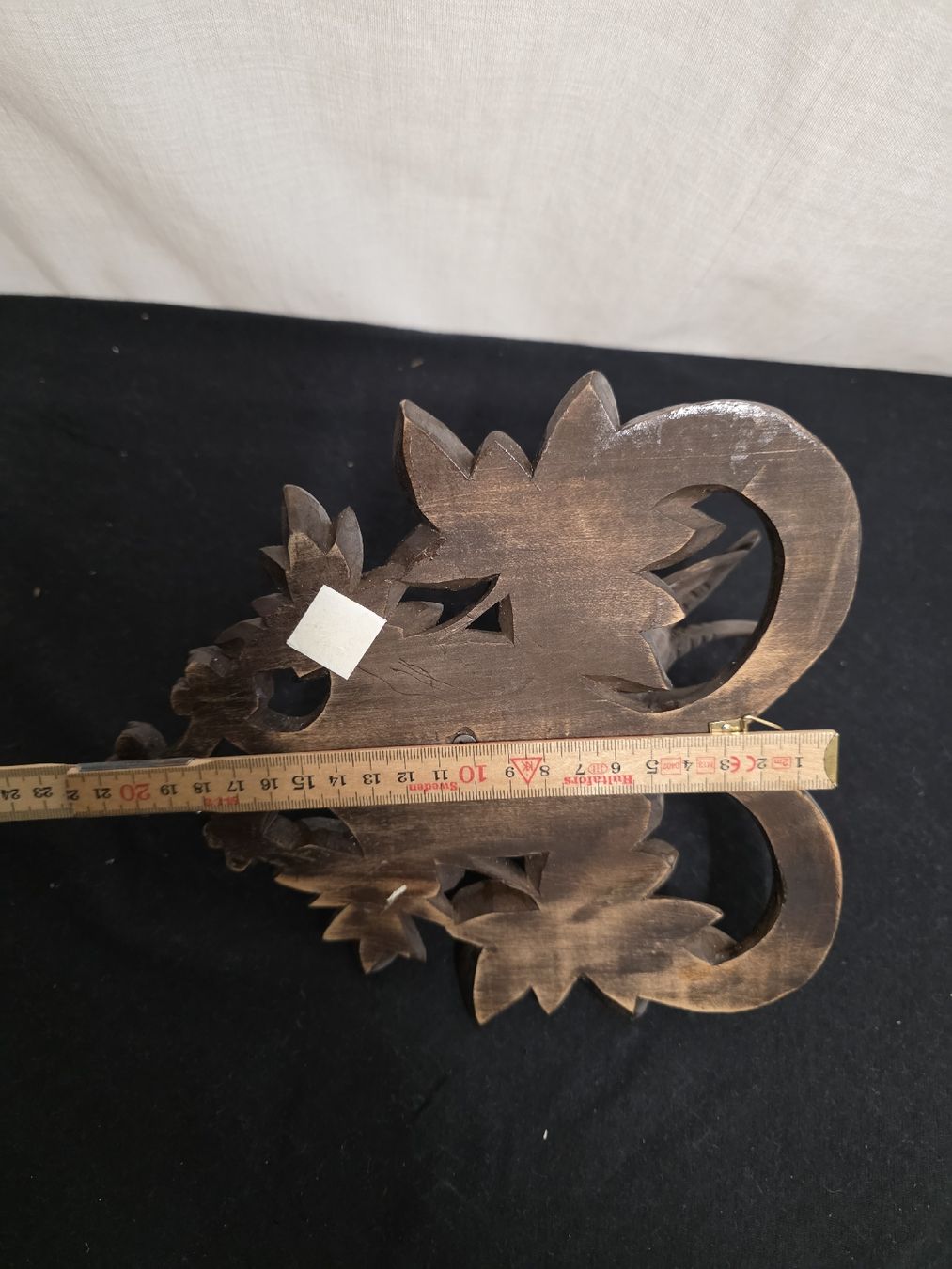 Tutte le decorazioni: Wanddeko: Geschnitzter Steinbock Kopf mit Ahornlaub – Usato da Wolfertswil venduto da Antiko 4