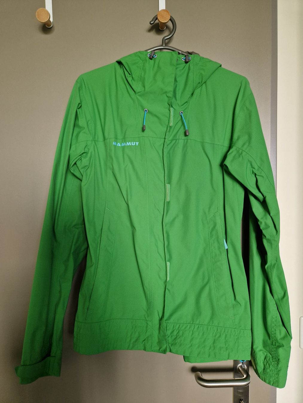 Mammut Giacche: Schöne Regen- & Windjacke von Mammut – Usato da Alpnach Dorf venduto da Maximilian_Obwalden