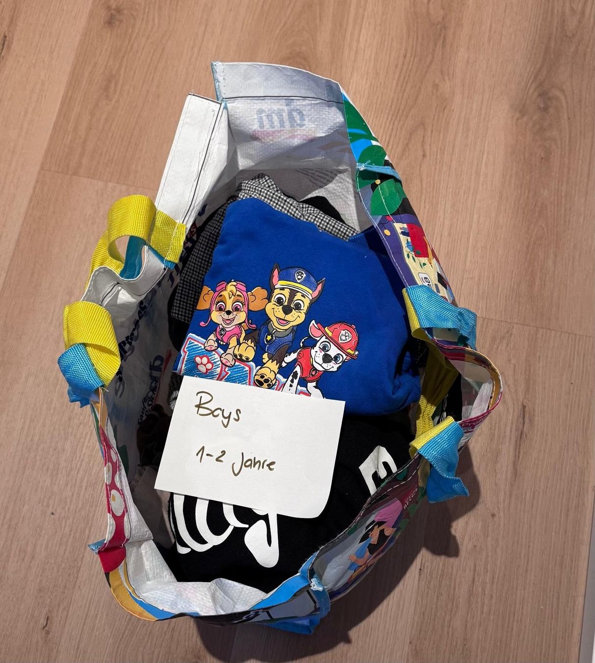 Lotti & Set di vestiti: Babykleider Junge 1-2 J. – Usato da Davos Dorf venduto da BenoitFichaux 1