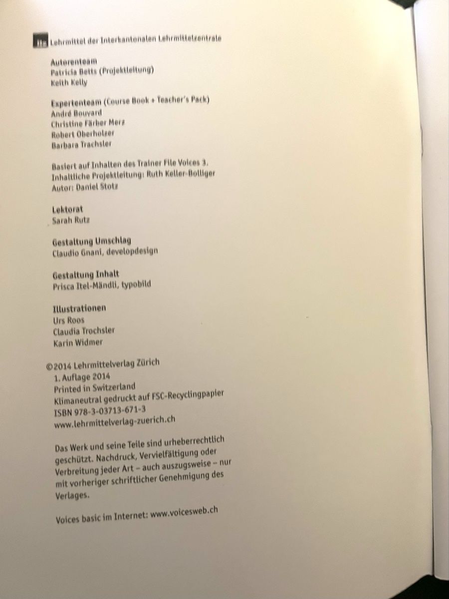 Bücher: Lehrmittel Englisch Voices Basics 3 trainer file – Neu (gemäss Beschreibung) aus Bern von The_One_Salesman 1