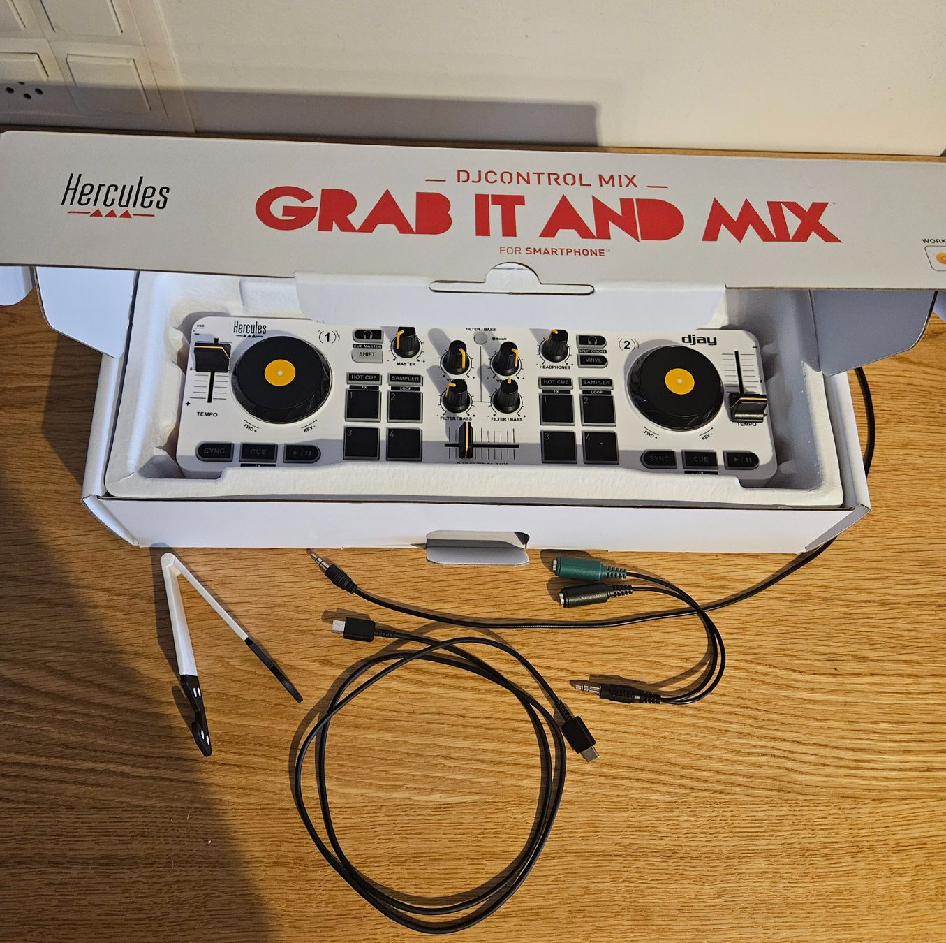Hercules Console di mixaggio: Hercules DJControl Mix - Smartphone DJ Controller! – Nuovo (secondo la descrizione) da Dübendorf venduto da PrinceTamino