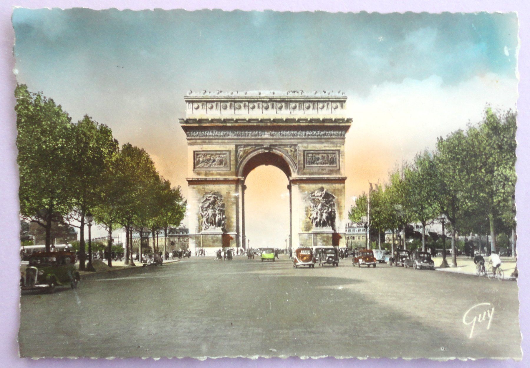 Cartes postales: Paris - Arc de Triomphe de l' Etoile et Champs-Elysées – Défectueux à Fétigny par Billy2miny