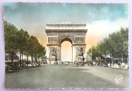 Paris - Arc de Triomphe de l' Etoile et Champs-Elysées