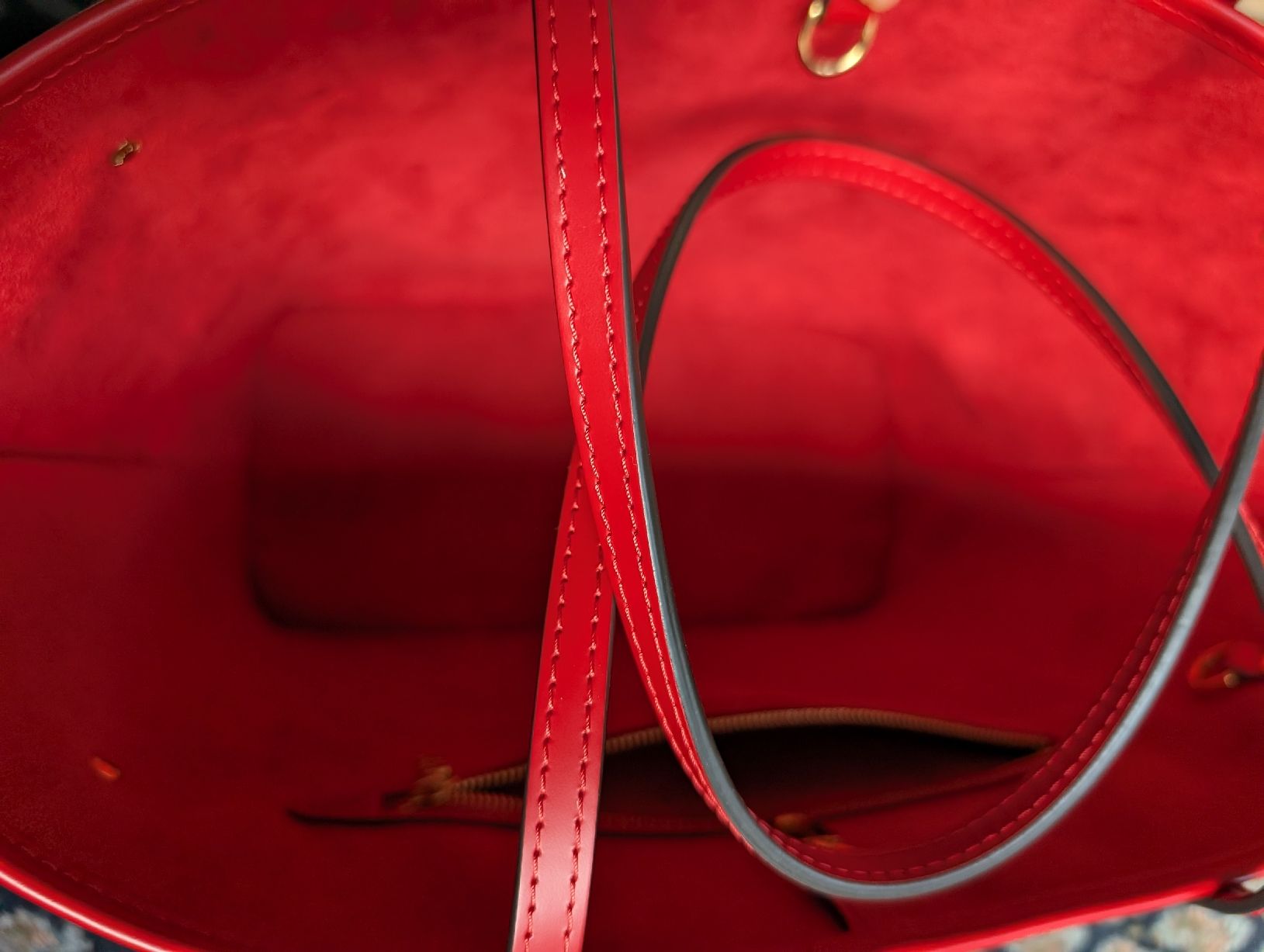 Louis Vuitton Taschen für Damen: Louis Vuitton Red Epi Leather Neverfull Bag + Pouch – Neu (gemäss Beschreibung) aus Glis von livespringly 7