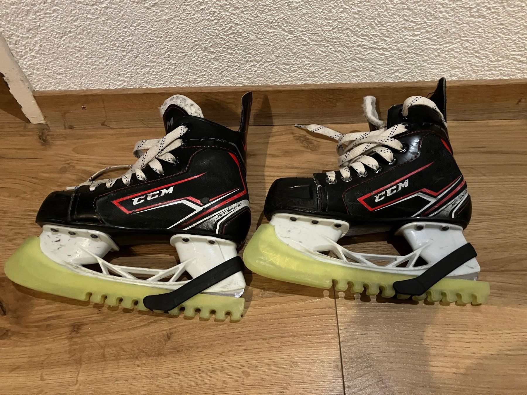 Ccm Pattini da ghiaccio: Kinder Schlittschuhe Gr. 32 – Usato da Sattel venduto da Pinggi7 1