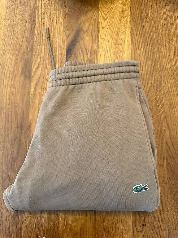 Hosen: Lacoste – Gebraucht aus Wallisellen von noelzul