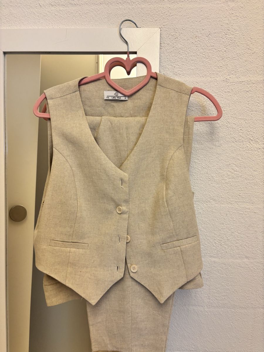 Completi & Tailleur: Beige Hose und Veste Set – Nuovo (secondo la descrizione) da Bassersdorf venduto da dia_p8v6