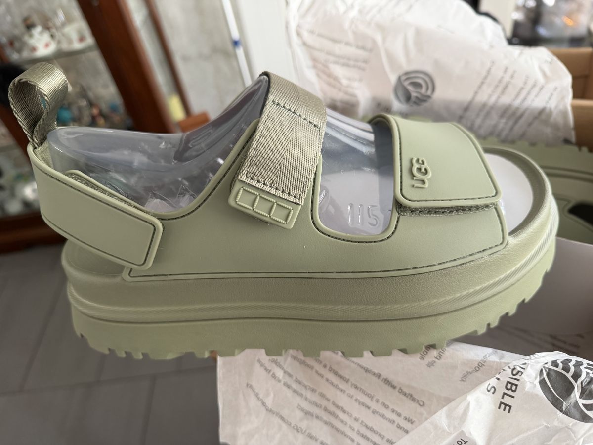 Chaussures femmes: Ugg Sandalen neu – Neuf avec emballage d'origine à Allschwil par Figidindia