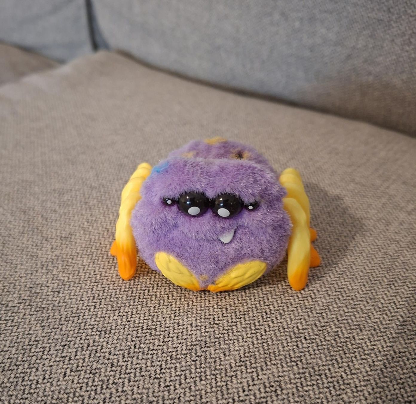 Hatchimals Spielzeuge: Hatchimal plus bewegende Spinne – Gebraucht aus Oberwil BL von Nisli99 5