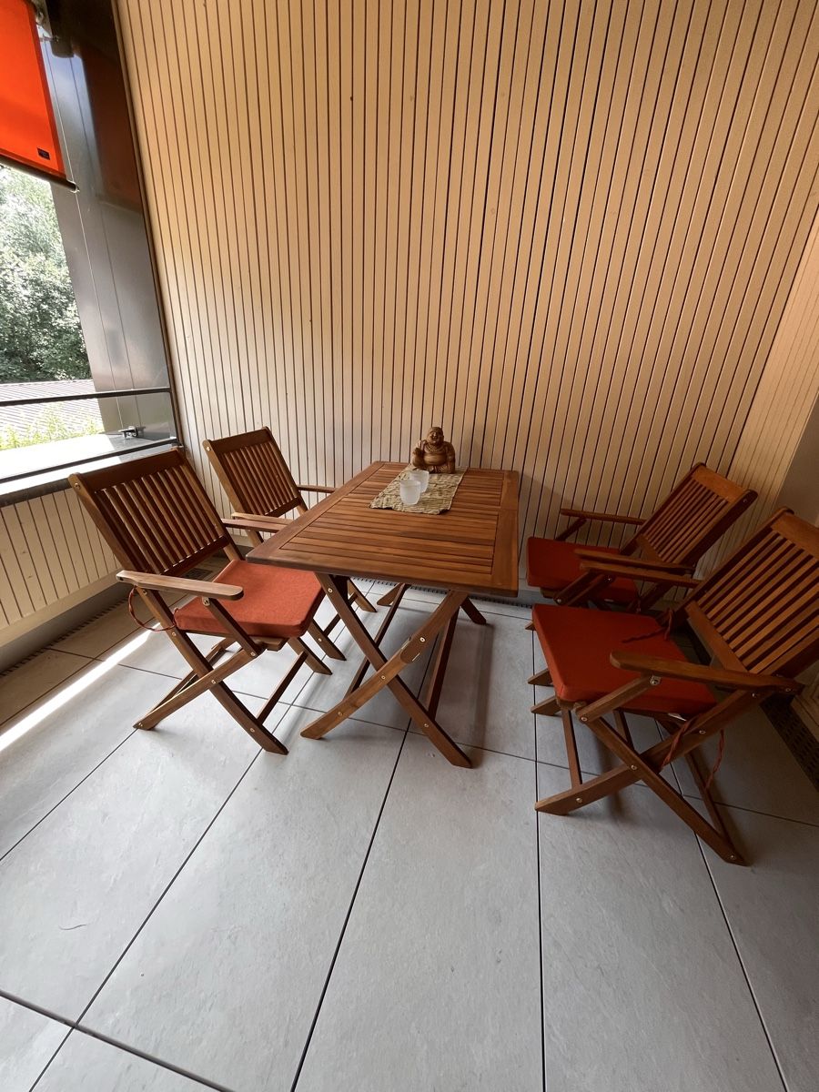 Set di tavolo e panche:     Neuwertiges Gartenmöbel-Set mit 4 Sitzpolstern – Nuovo (secondo la descrizione) da Burgdorf venduto da fab_k87l