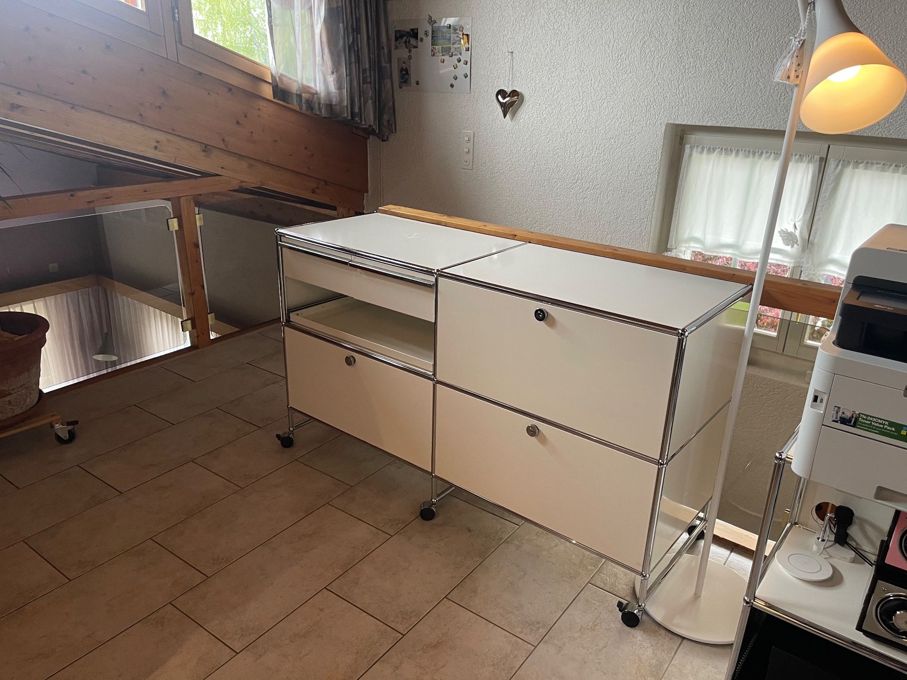 USM Cassettiere: Usm Sideboard weiss Lief Gratis – Usato da Thun venduto da Thuno6 1