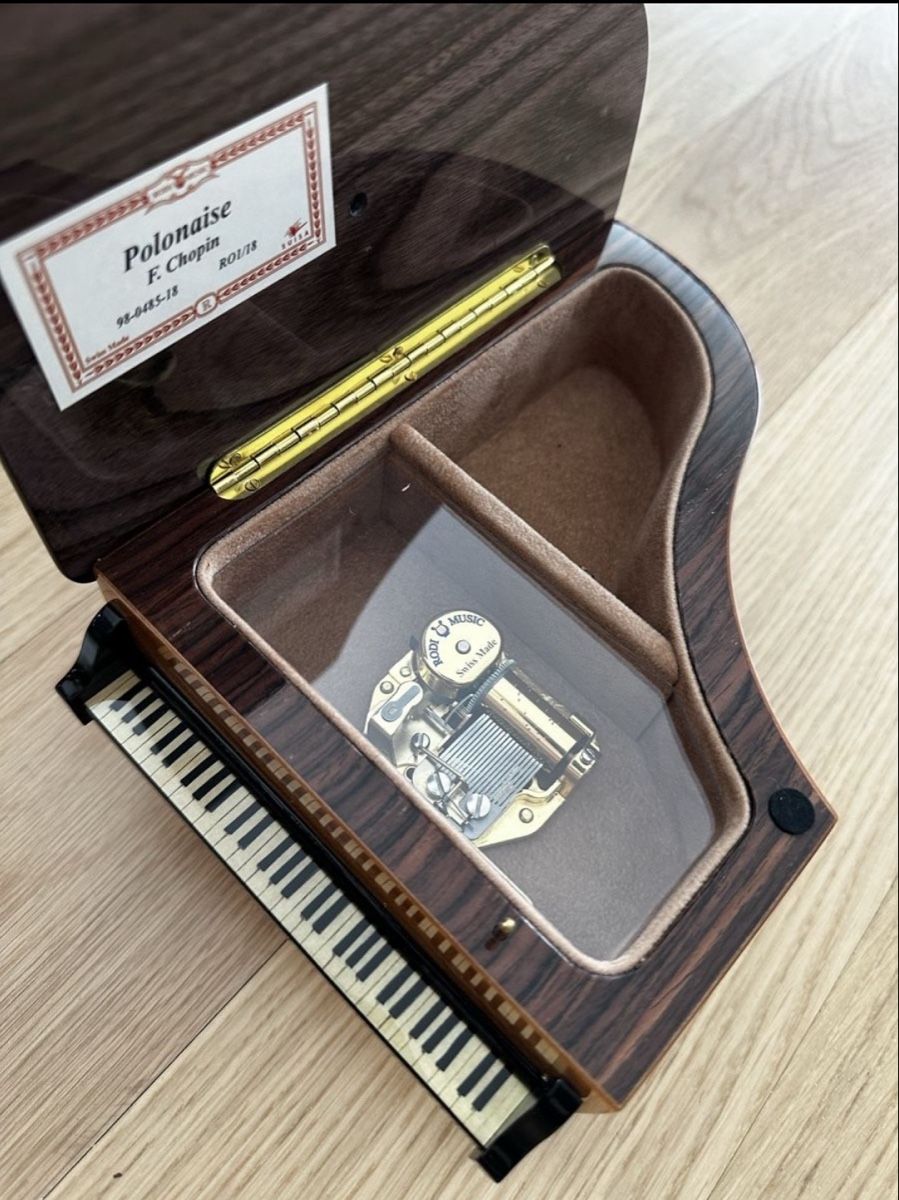 Carillon: Piano Spieluhr – Usato da Egg b. Zürich venduto da Luckybilly 1