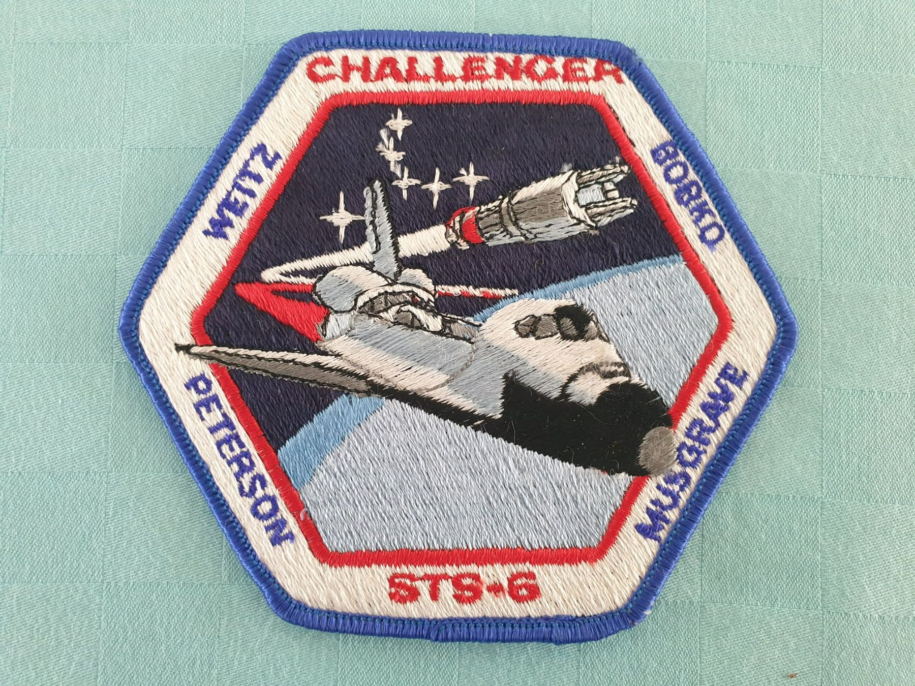 Placchette & Badge: Vintage Badge CHALLENGER STS-6 – Usato da Mörschwil venduto da spirspi