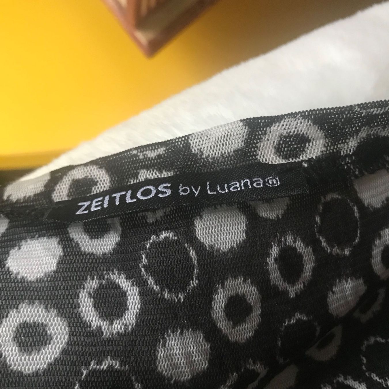 T-shirt: Zeitlos bei Luana Gr. 2 – Usato da Niederurnen venduto da Guste 4