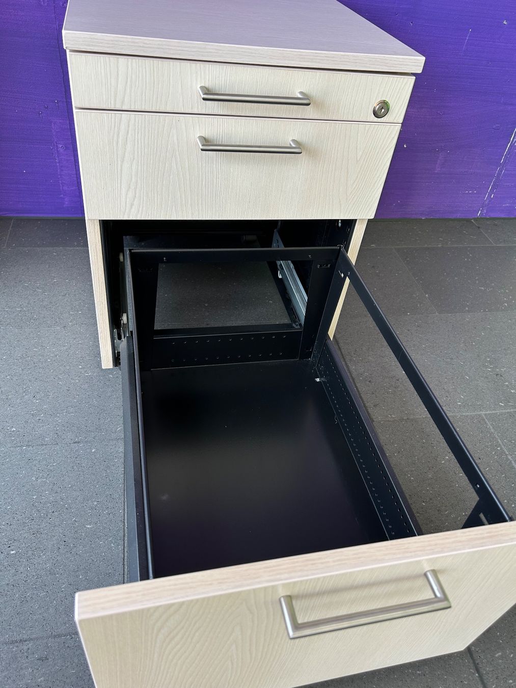 Korpus: Rollcontainer Büromöbel Holzoptik – Gebraucht aus Luzern von kon_j7zt 3