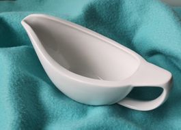 Formschöne Sauciere aus Porzellan von Schönwald