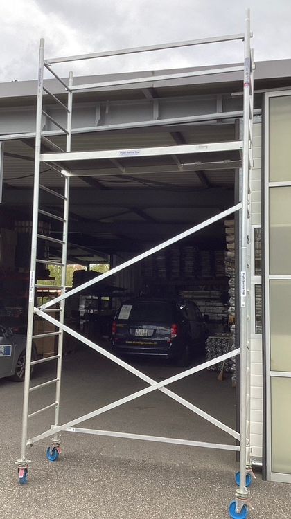 Rollgerüst Montagegerüst Arbeitshöhe 5.20m WENIG GEBRAUCHT Kaufen auf