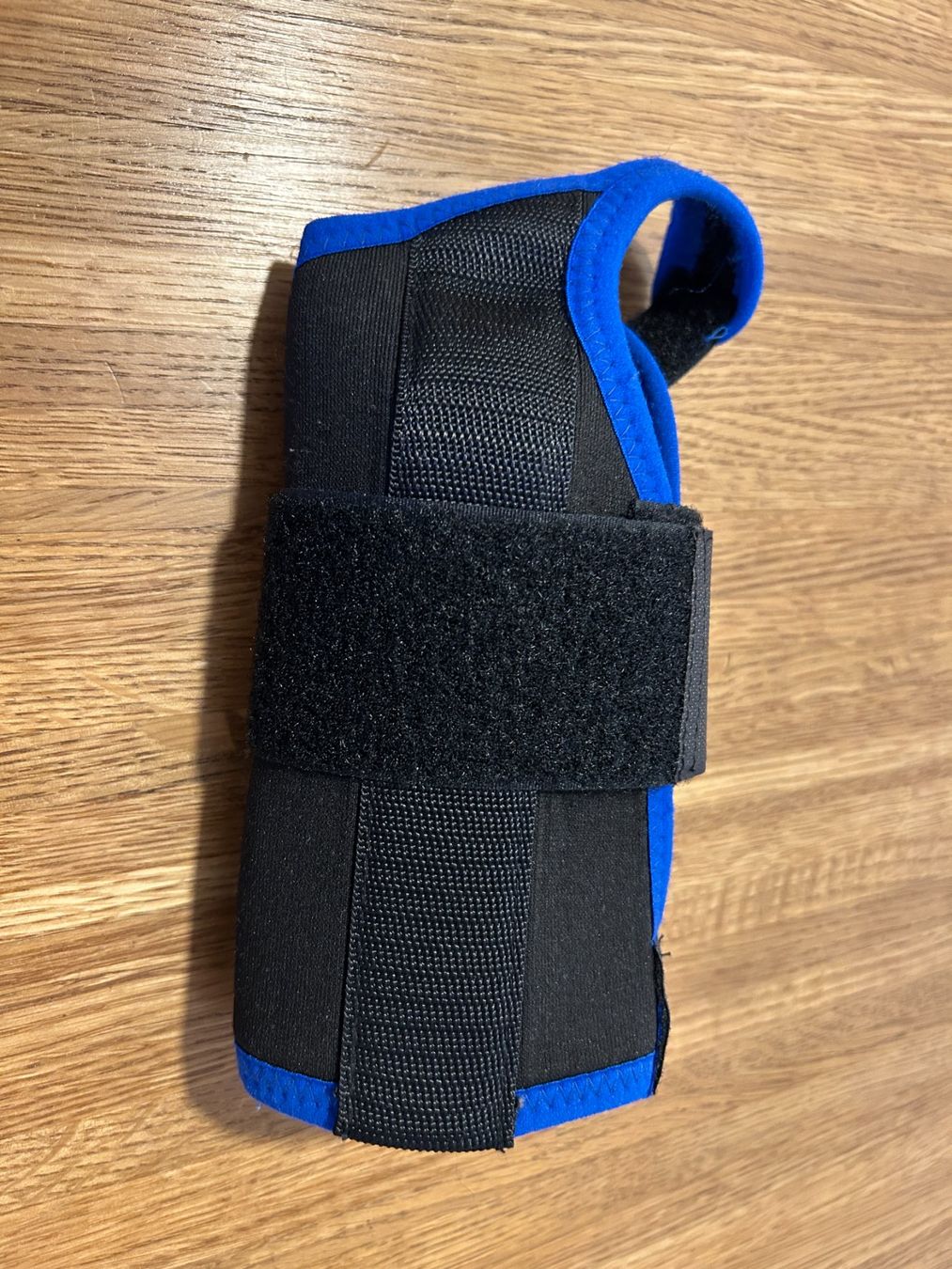 Guanti & manicotti: Stützender Handgelenk-Handschuh "DeRoyal" (Gr M) – Usato da Küsnacht ZH venduto da filo_fila8700 6