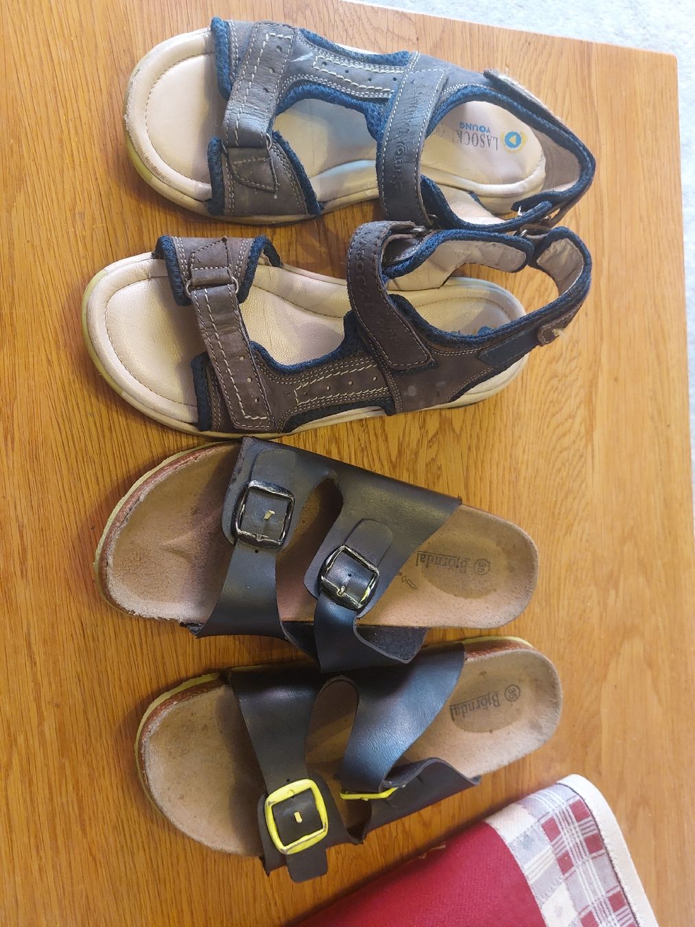 Schuhe für Jungen: 2x Sommerschuhe Grösse 35 – Gebraucht aus Landquart von Cedes 2
