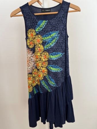 Sehr schönes Kleid von Desigual, Gr. 146/152, wie neu!