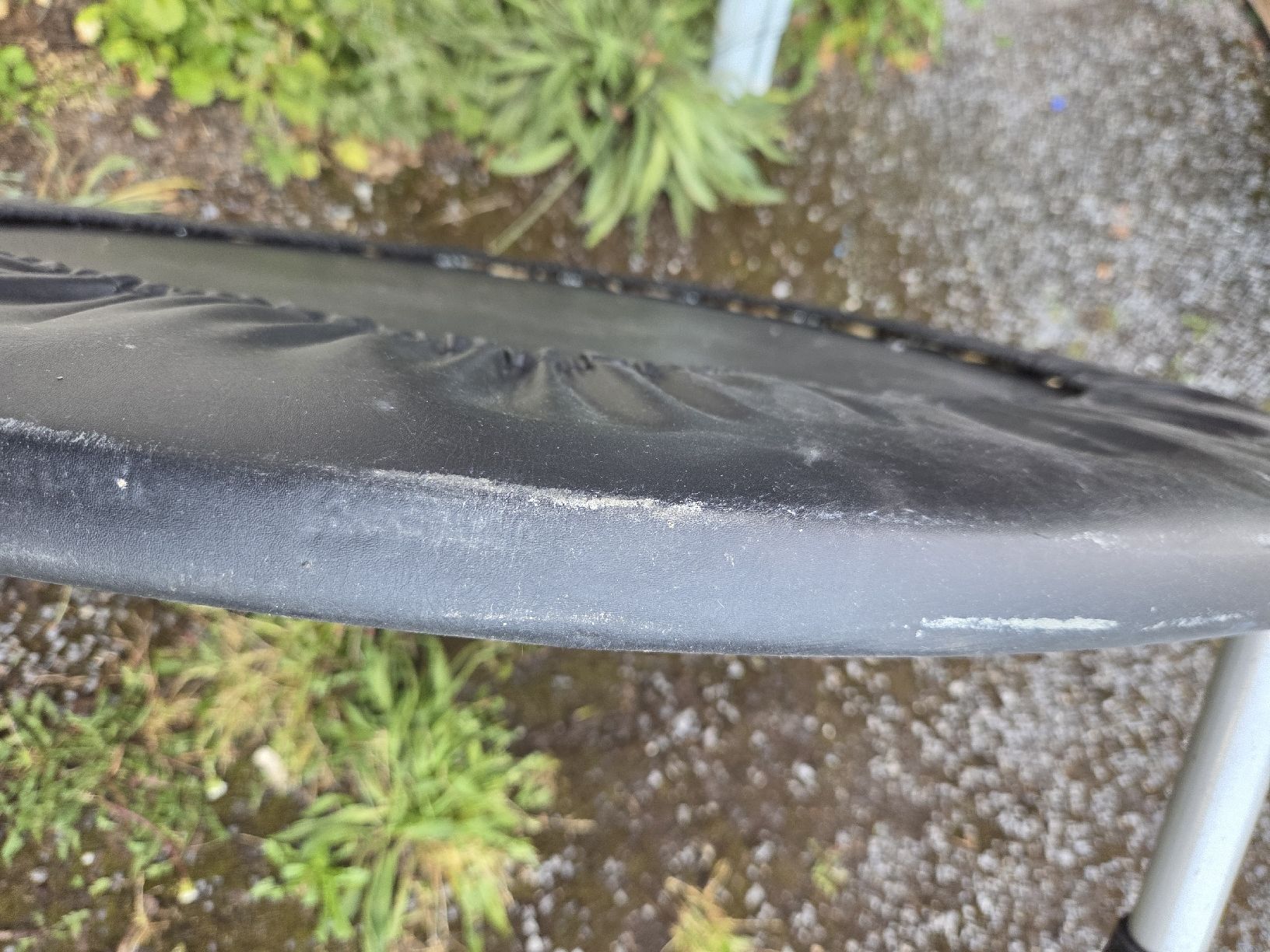 Trampolines: schwarzes Trampolin – D'occasion à Wädenswil par weihpos 7