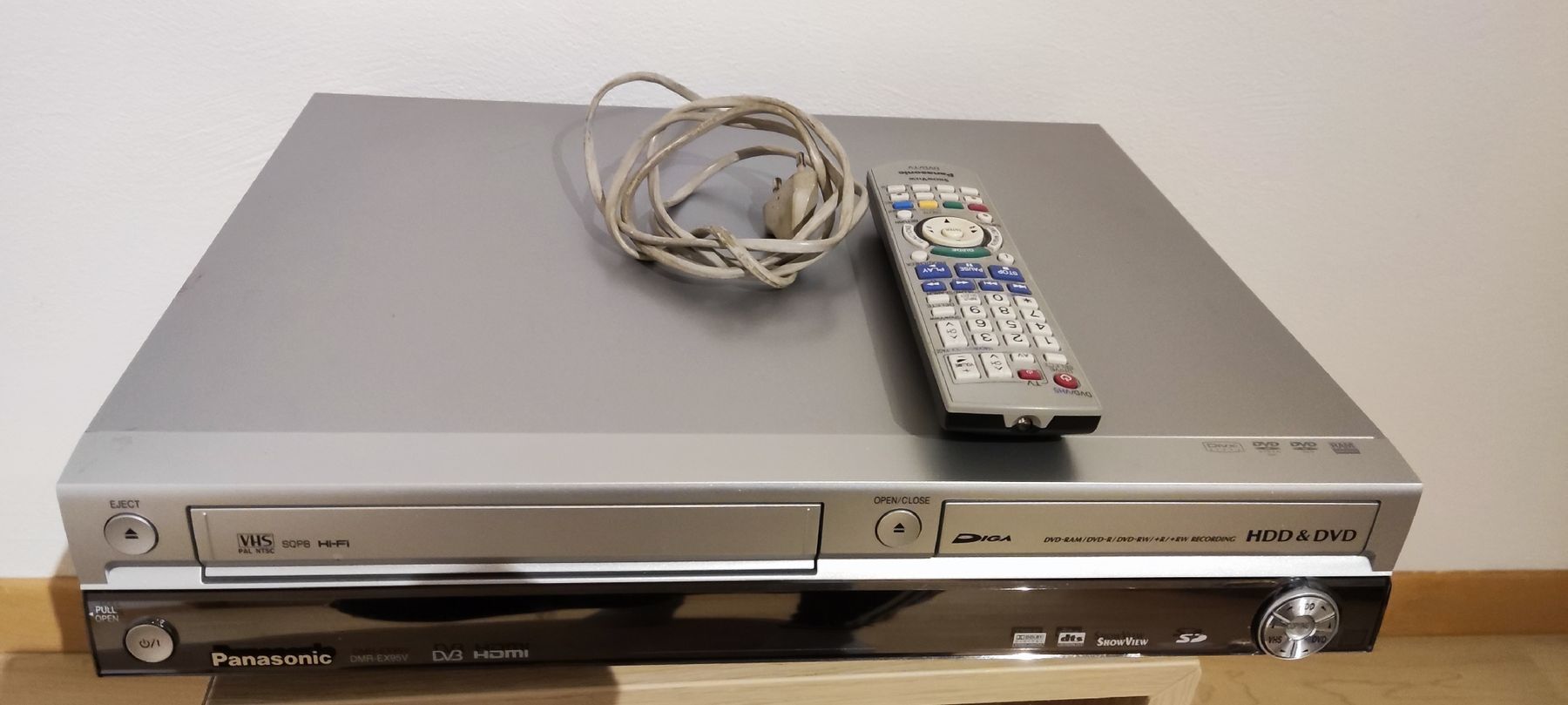 Panasonic Aufnahmegeräte: DMR-EX95V PANASONIC VHS HDD DVD Recorder  – Gebraucht aus Schongau von  3