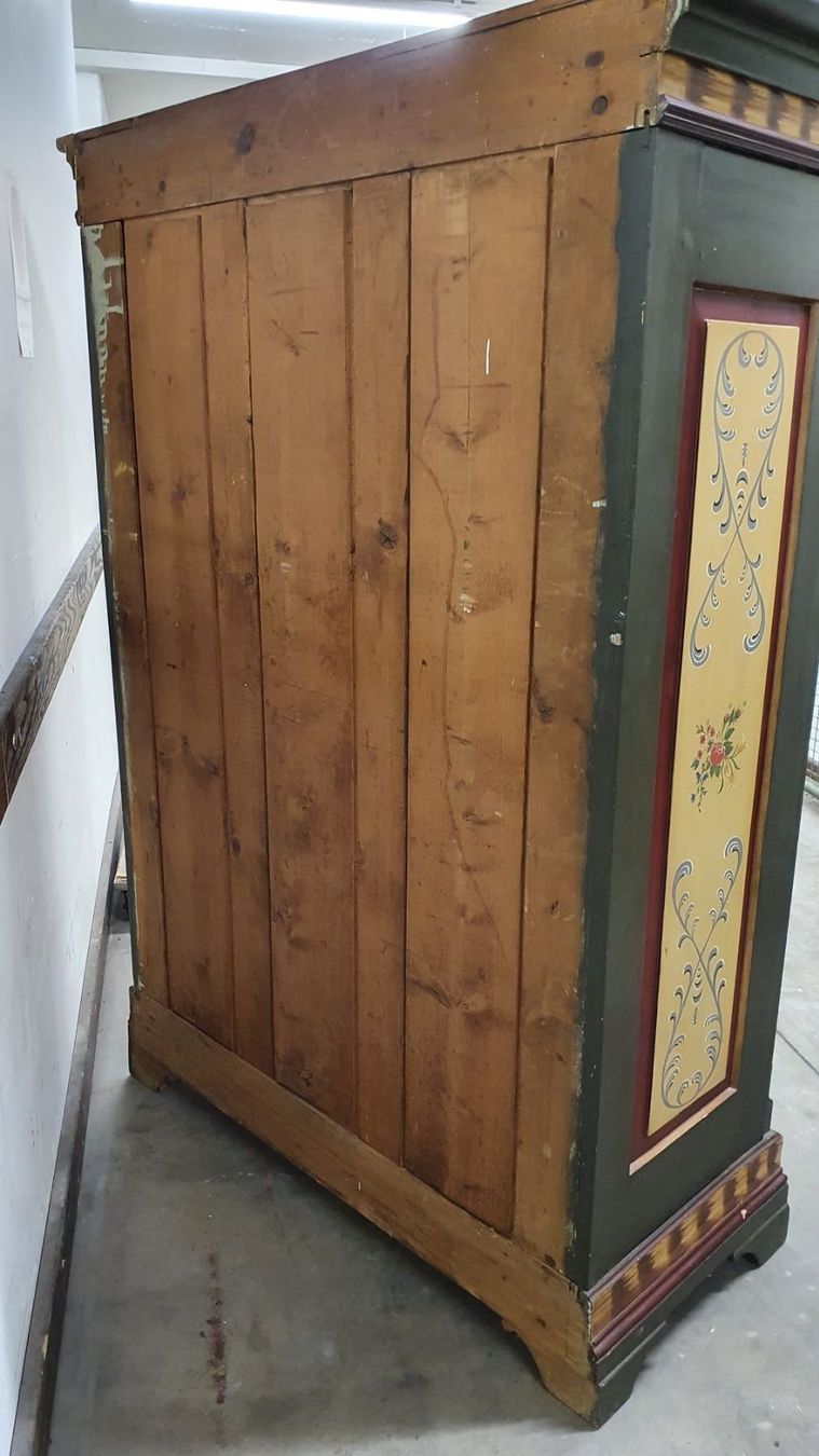Armadi: ALTE BEMAHLTE SCHRANK ZERLEGBAR – Usato da Dietikon venduto da brocki-eyra 9