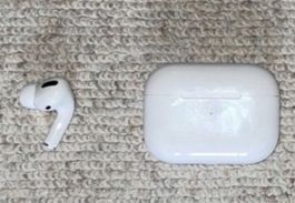 Apple AirPod Pro 1 In-Ear Kopfhörer rechts mit Ladecase