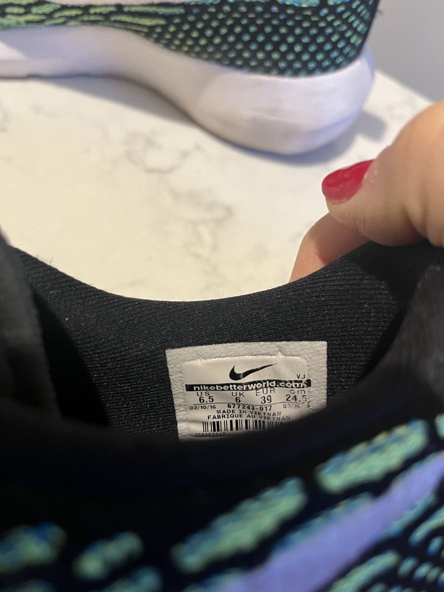 Nike Scarpe da uomo: Nike Roshe Run Flyknit Trainers - Great Condition – Usato da Mies venduto da nic_yk5d 6
