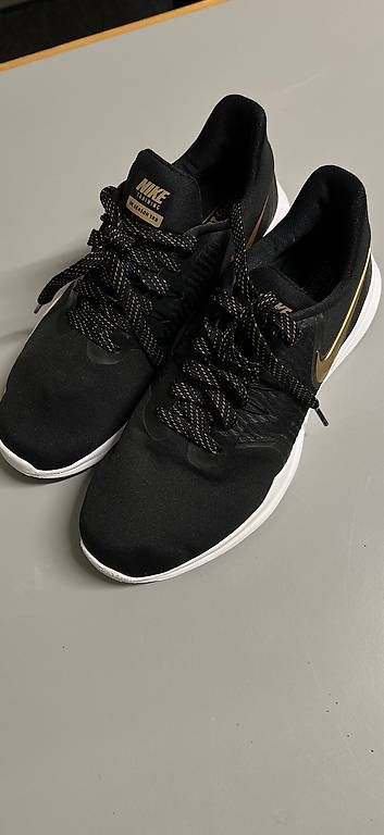Herrenschuhe: Nike Season 3TR8 – Gebraucht aus Zuerich von belcatmaio