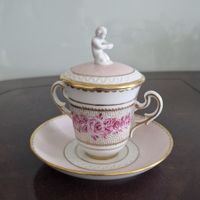 Richard Ginori Sammlertasse mit Deckel und Untertasse