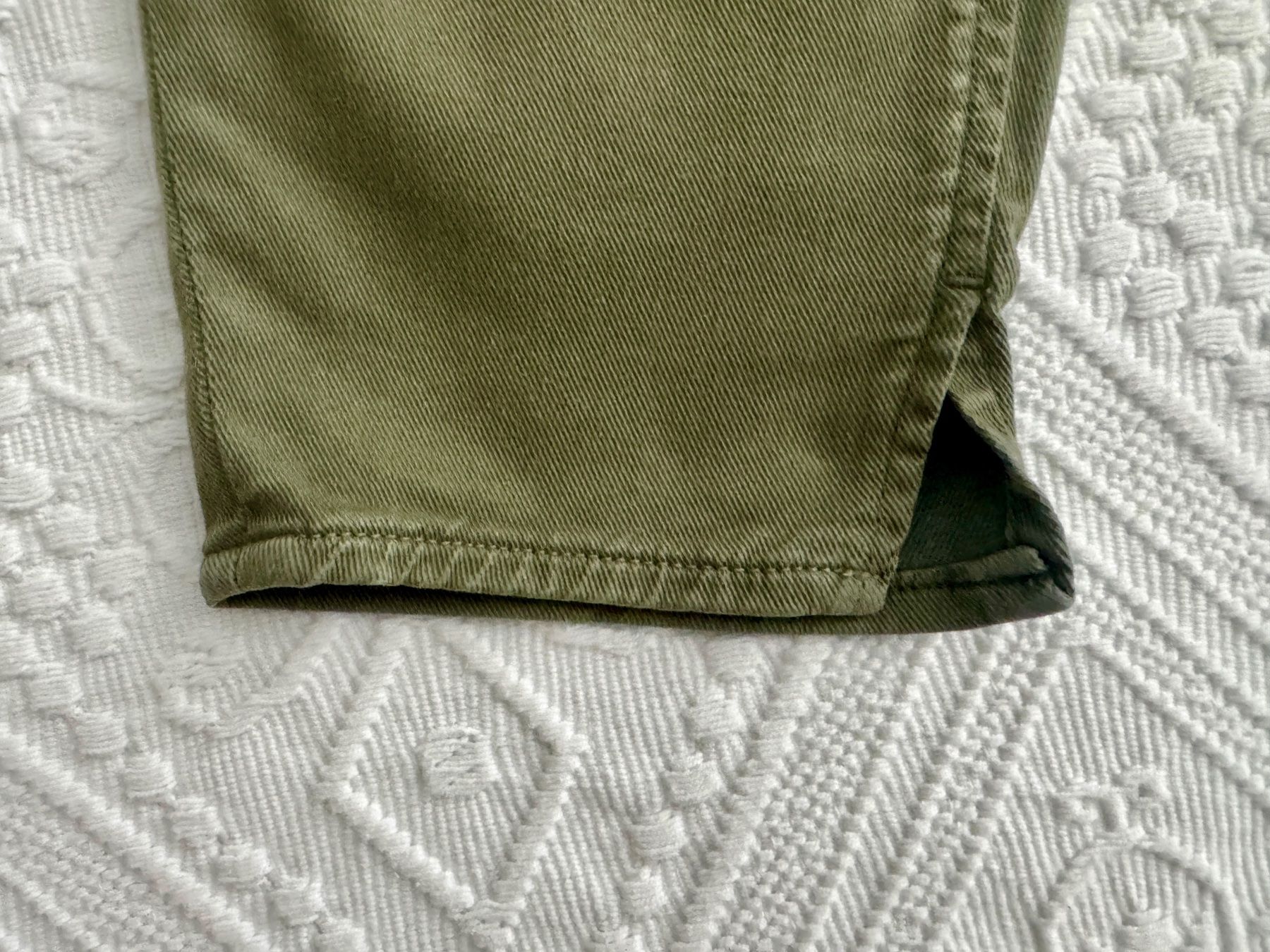 Jeans: CYCLE-Jeans, Gr. 30, olivgrün – D'occasion à Erlinsbach SO par Romstrasse 4