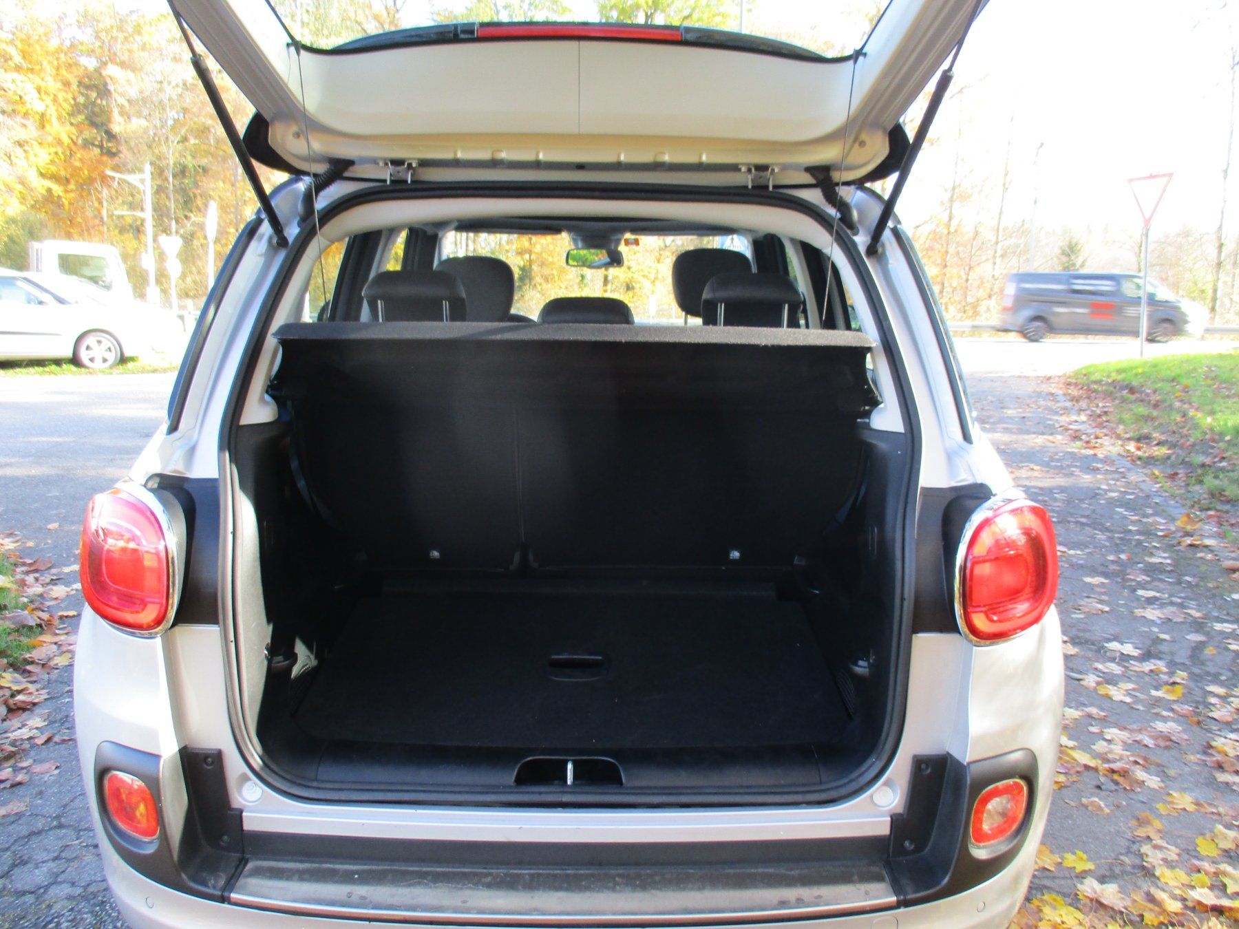 Mercedes-Benz Automobili: Fiat 500L frisch ab MFK – Usato da Riedholz venduto da Riedholz-Garage 4